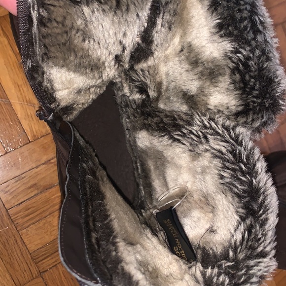 Faux Fur lined winter boots - Picture 4 of 7